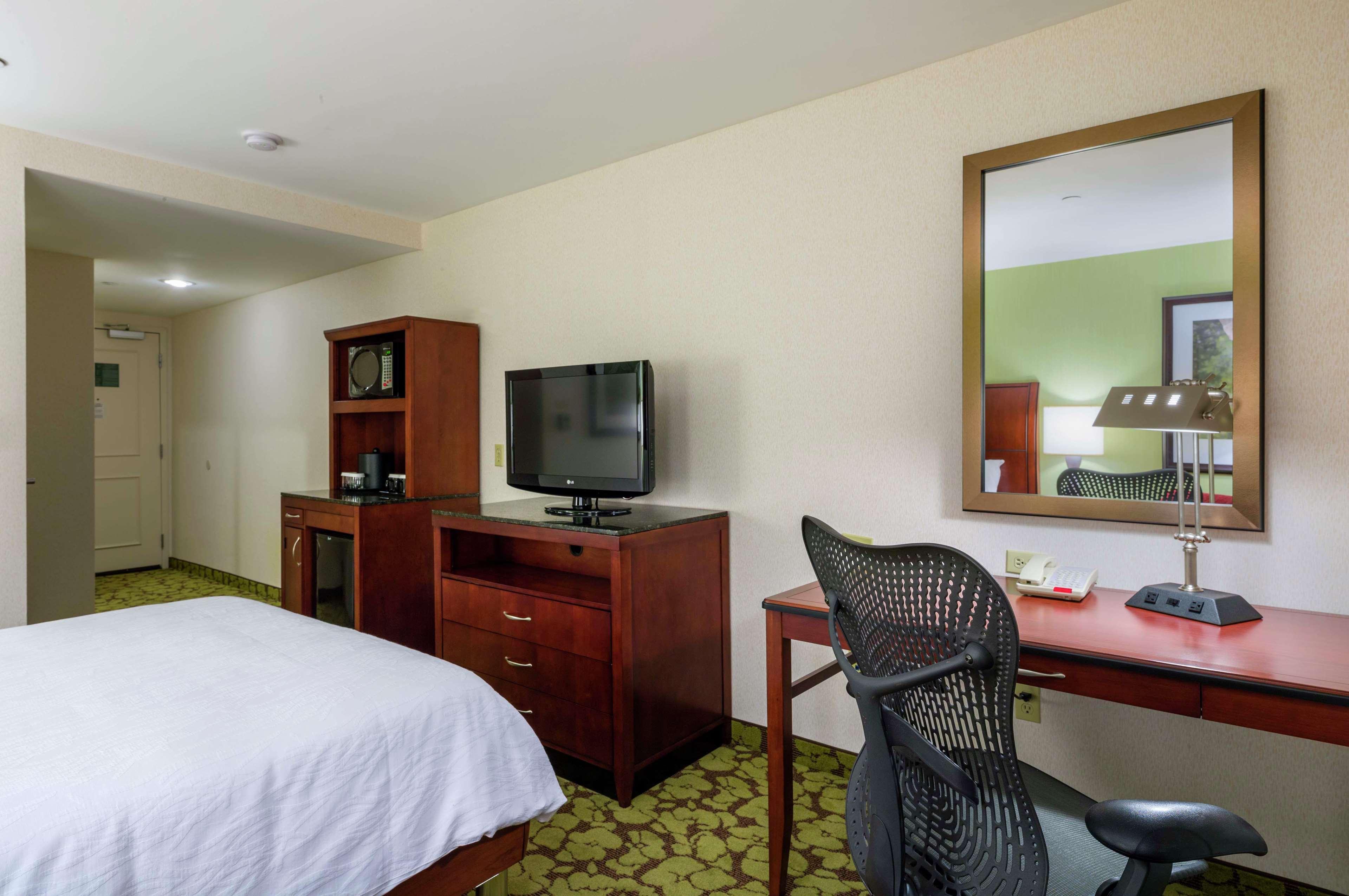 Hilton Garden Inn Queens Jfk - Newly Renovated Hotel 3*