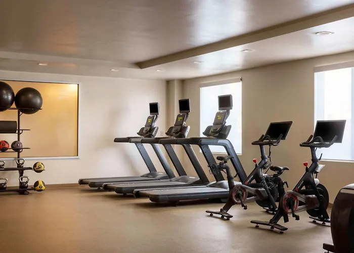 Hilton Garden Inn Queens / JFK Airport