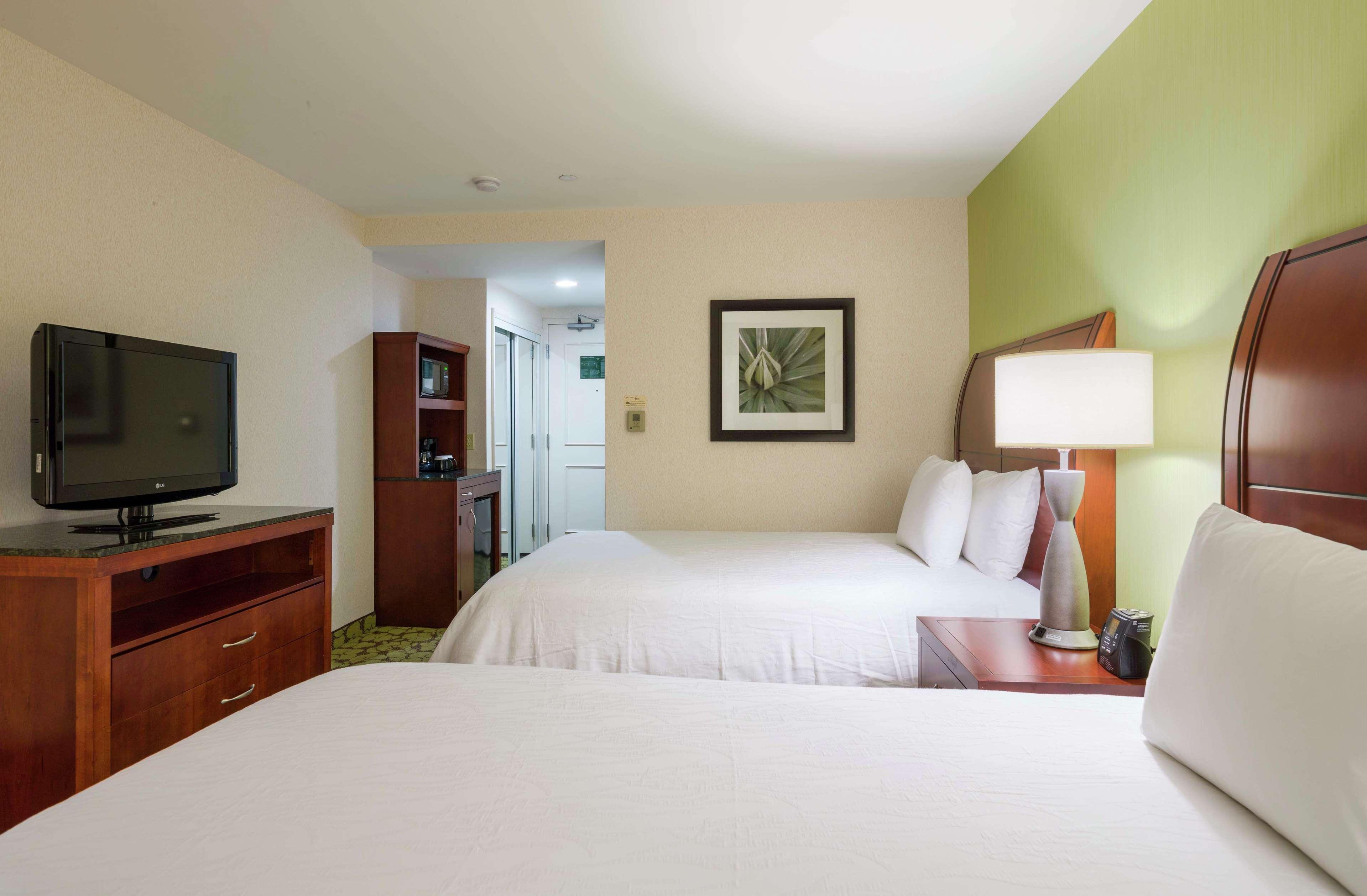 Hilton Garden Inn Queens Jfk - Newly Renovated