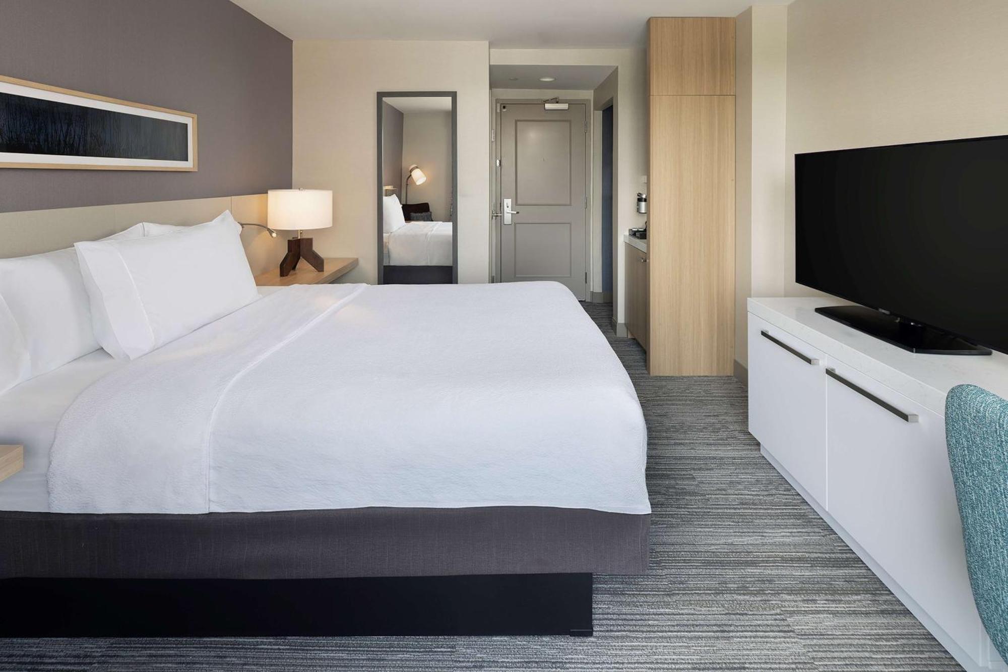 Hilton Garden Inn Queens Jfk - Newly Renovated Hotel 3*